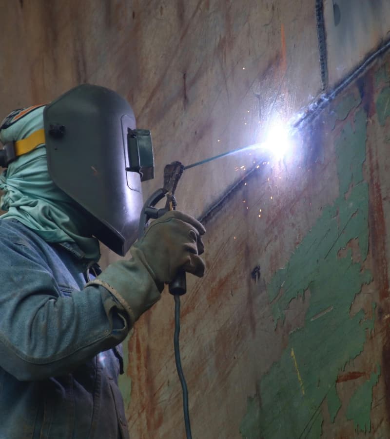 Rūpniecības metinātājs darbā Norvēģijā